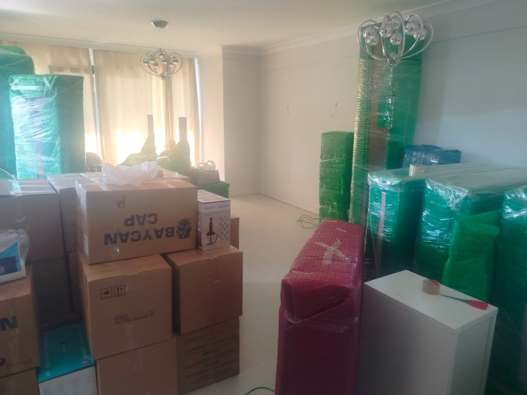 Taşınma öncesi kolilenmiş ve paketlenmiş eşyalar